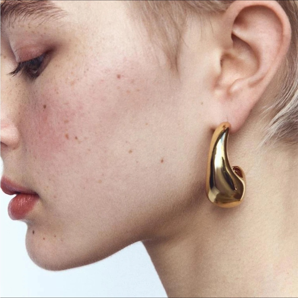 Gold Sculpture Drop Earrings